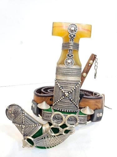 خنجر شبيه الزراف