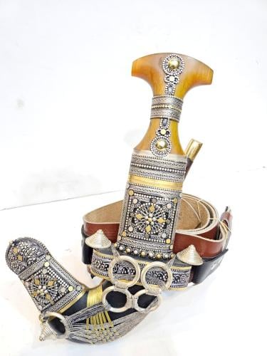 خنجر معدن راس شبيه الزراف كايده