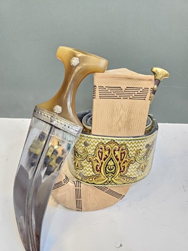 جنبيه صنعاني شبيه الزراف