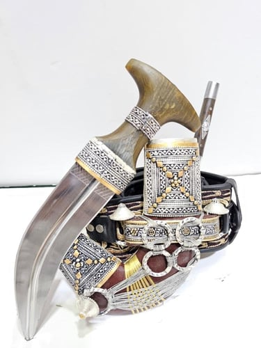 خنجر شبيه الزراف