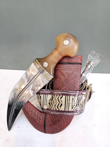 جنبيه مكعب شبيه الزراف