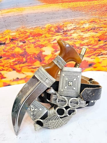 خنجر معدن راس شبيه الزراف كايده