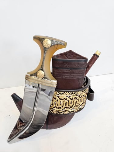 جنبيه صنعاني شبيه الزراف