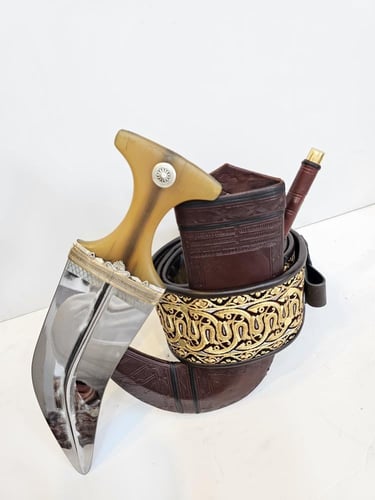 جنبيه صنعاني شبيه الزراف