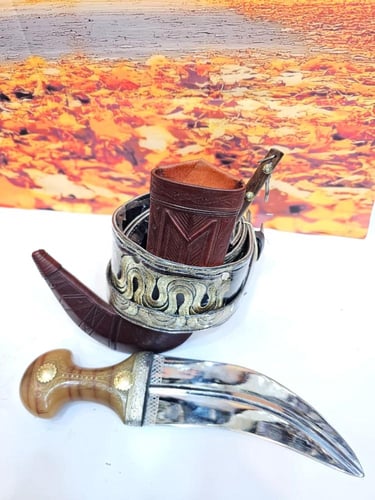 جنبيه شبيه الزراف