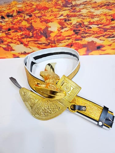 جنبيه ولادي = شبابي شبيه العماني