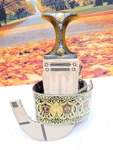 جنبيه صنعاني شبيه الزراف