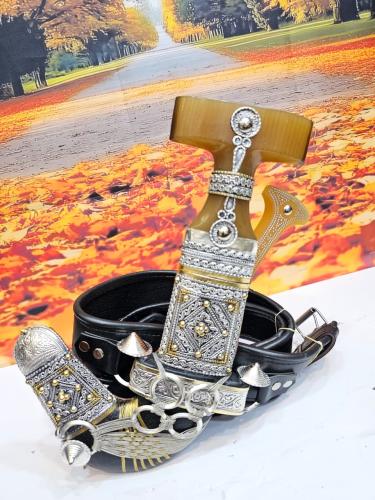 خنجر شبيه الزراف