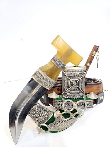 خنجر شبيه الزراف