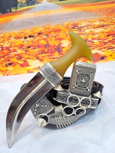 خنجرفيبر شبيه الزراف