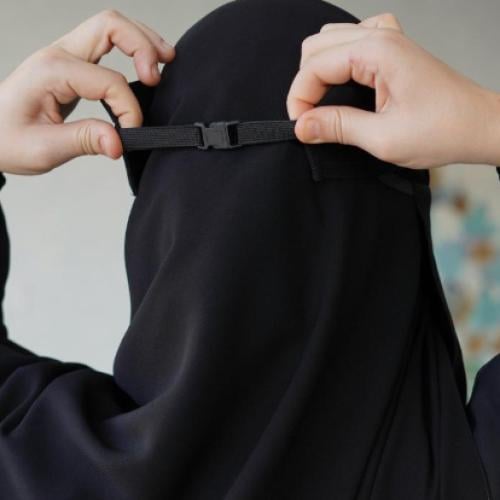 نقاب مشبك ملكي عادي وسط + طرحه بندانه ثابته