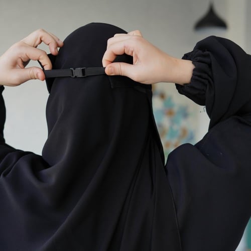 نقاب مشبك ملكي عادي وسط