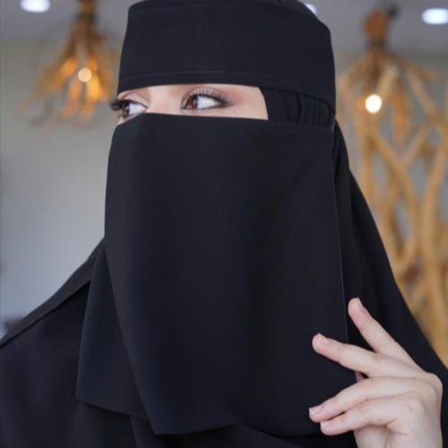 نقاب ملكي وسط ربط