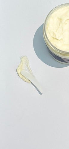 كريم مرطب عميق الجسم