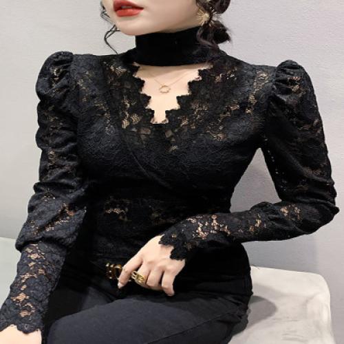 Women's shirt, full puffed sleeves, extending the...