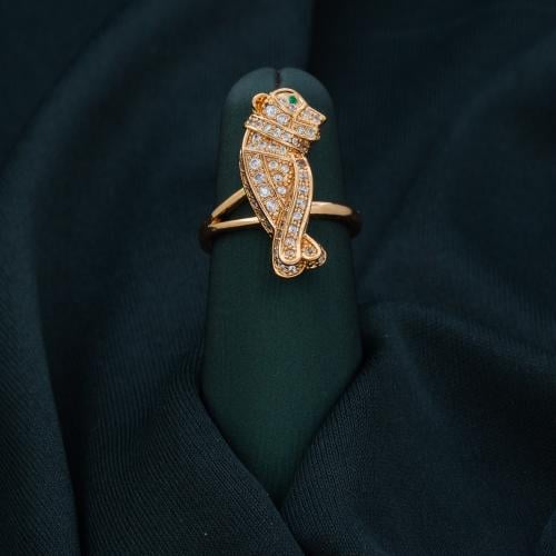 خاتم Vittore الحصري . يزدان بفصوص شفافة‎ حيث‎ يتلأ...