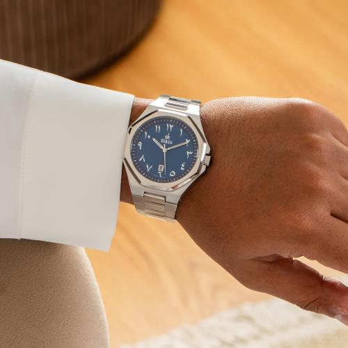 كل رجل عصري يهتم بتفاصيل إطلالته وتفرده لحضور ملفت...