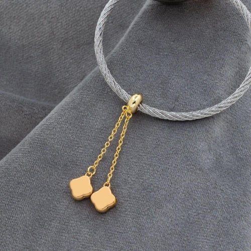 ساعة نسائية فري سايز باللون الفضي والذهبي ميناء از...