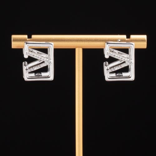 حلق نسائي تصميم ملفت وانيق