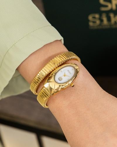 ساعة فاخرة بتصميم أنثوي راقٍ ذهبي