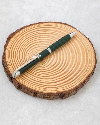 قلم يضمن ثباته وأناقته في كل وقت. معا شعار السيفين...