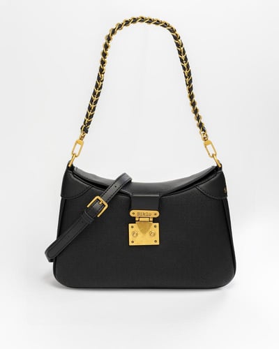 شنطة باللون الاسود حجم وسط