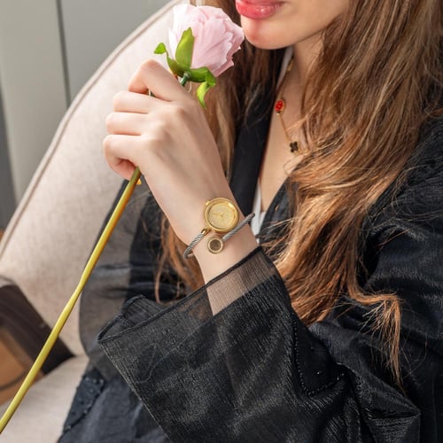 ساعة نسائية حصير باللون الذهبي الفضي ميناء ذهبي..