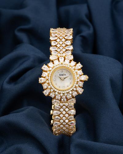 ساعة عصرية سهرات فن هندسي راقي