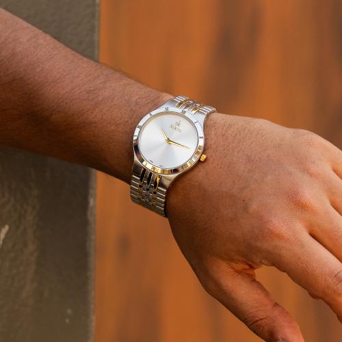 ساعة استيل باللون المكس