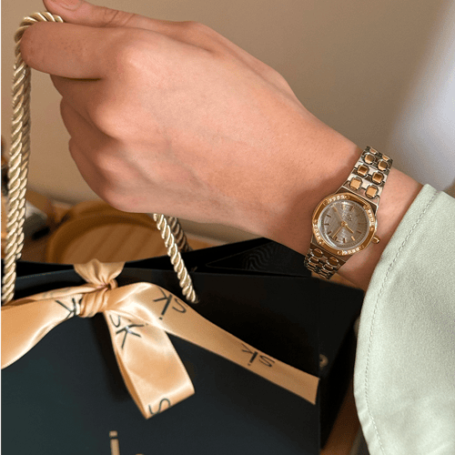 ساعة نسائية باللون المكس الرصاصي