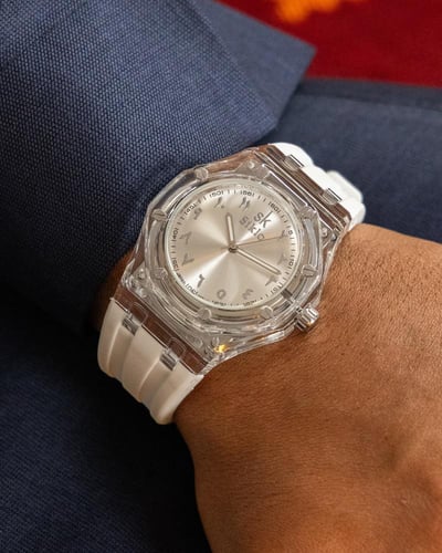 ساعة ربل عربي باللون الأبيض