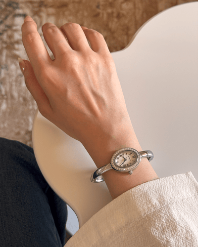 ساعة الاناقة فصوص فضي