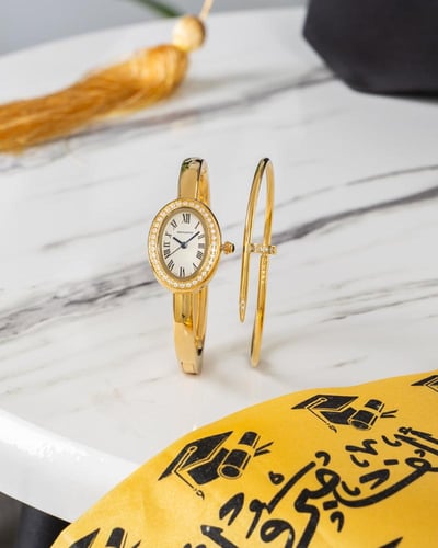 ساعة عصرية فن هندسي راقي