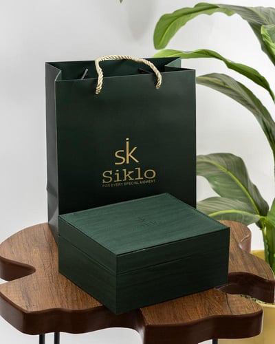 طقم رجالي استيل باللون الفضي