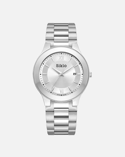 ساعة بتصميم يعكس القوة باللون الفضي ميناء ابيض