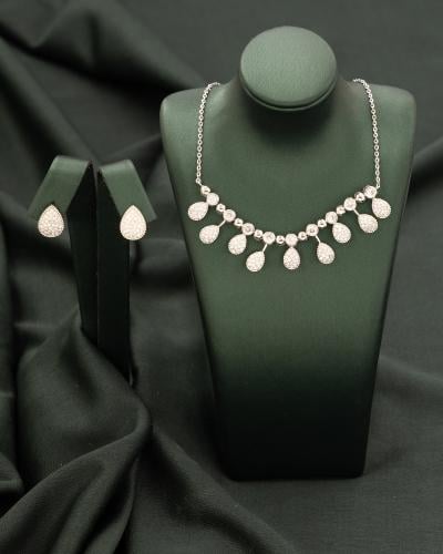 طقم فصوص كريستال ناعمه لامعه ملفته