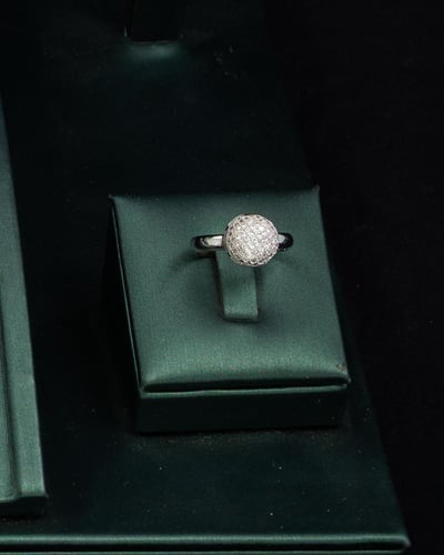 طقم إكسسوار أنيق بلون فضي فاخر