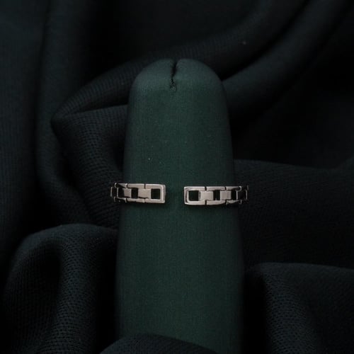 خاتم نسائي زركون بتصميم ملفت