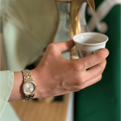 ساعة نسائية باللون المكس الرصاصي