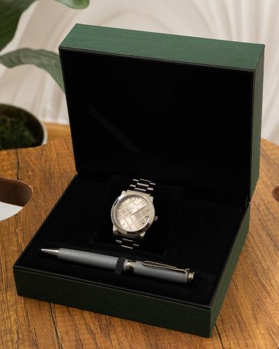 الطقم المكون من قلم وساعه لمسة من الأناقة العصرية...
