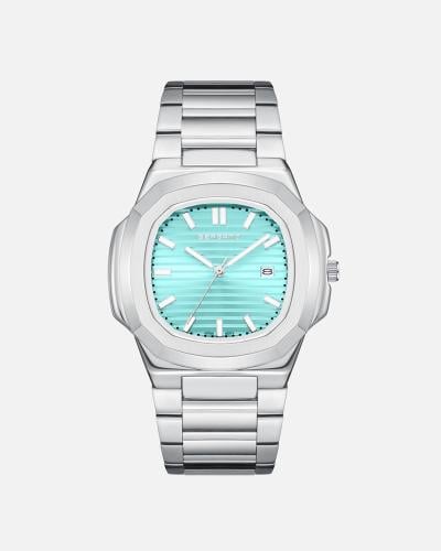 ساعة تحكي عن القوة والدقة بلون الفضي