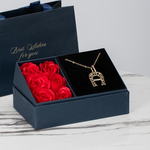 سلسلة أنيقة تميز حضورك وتضفي لمسة من الجاذبية