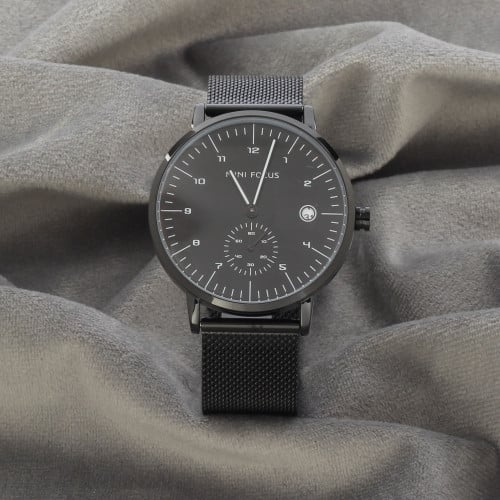 ساعة رجالية باللون الأسود