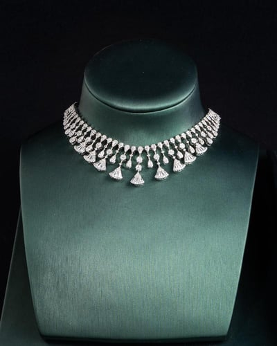 طقم يمنحك ملمسًا فريدًا ومظهرًا استثنائيًا.