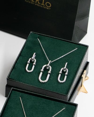 بكج اطقم ناعمه 4 قطع ( علبة + كيس )