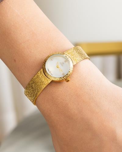 ساعة بسير حصير حجم صغير باللون الذهبي ميناء ابيض