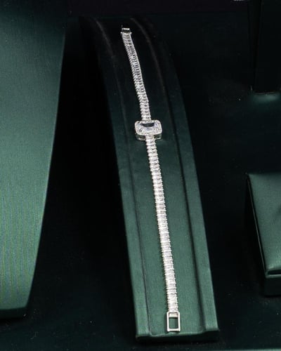 لتكوني رمزًا للفخامة والتألق في كل لحظة.