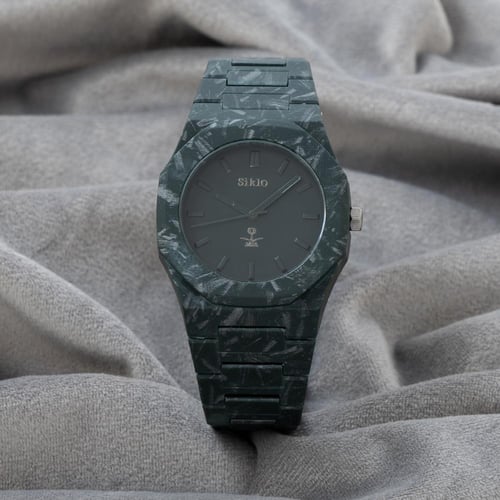 ساعة كربون باللون الاخضر