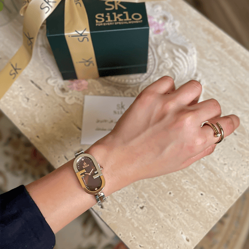 الساعة الاستيل النسائية ذات التفاصيل المميزة لإطلا...