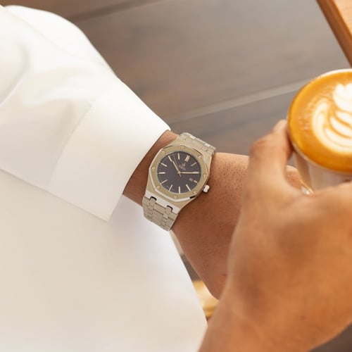 ساعة رجالية ستيل باللون الفضي ميناء كحلي...